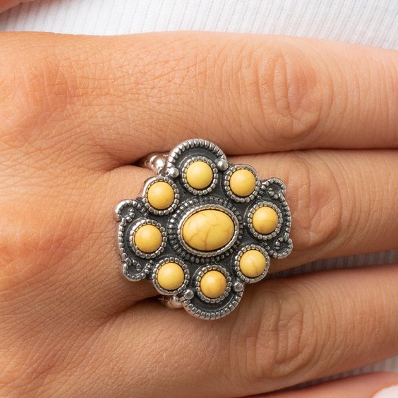 paparazzi Jewelry - Santa Fe Fantasy - Yellow Ring